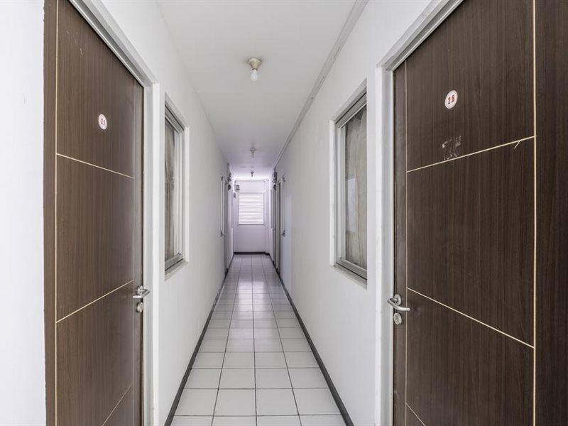 Super Oyo 1568 Stasiun Ka Cirebon Guest House Ngoại thất bức ảnh