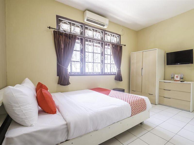 Super Oyo 1568 Stasiun Ka Cirebon Guest House Ngoại thất bức ảnh