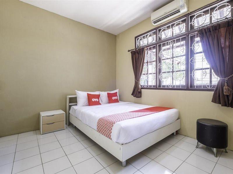 Super Oyo 1568 Stasiun Ka Cirebon Guest House Ngoại thất bức ảnh