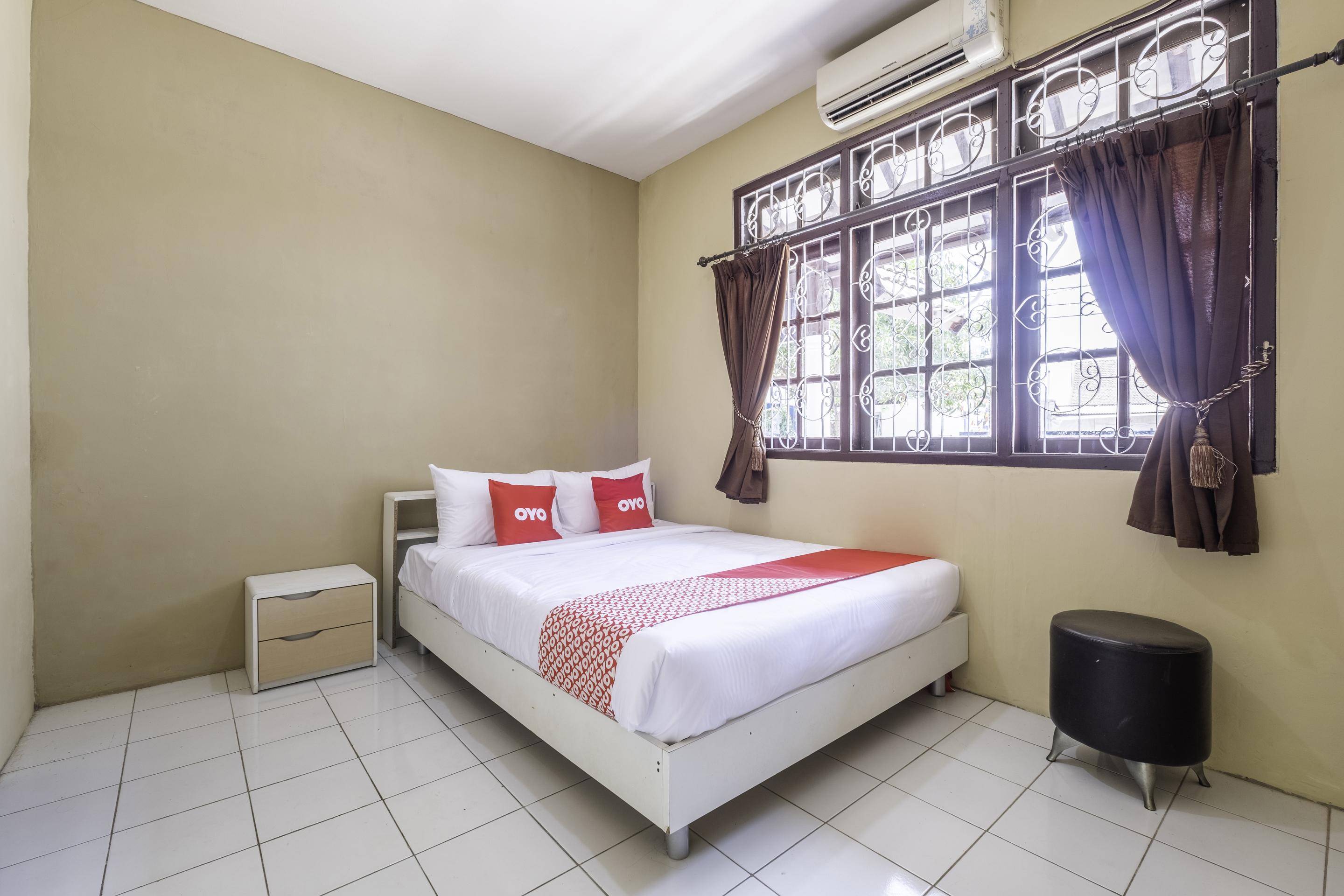 Super Oyo 1568 Stasiun Ka Cirebon Guest House Ngoại thất bức ảnh
