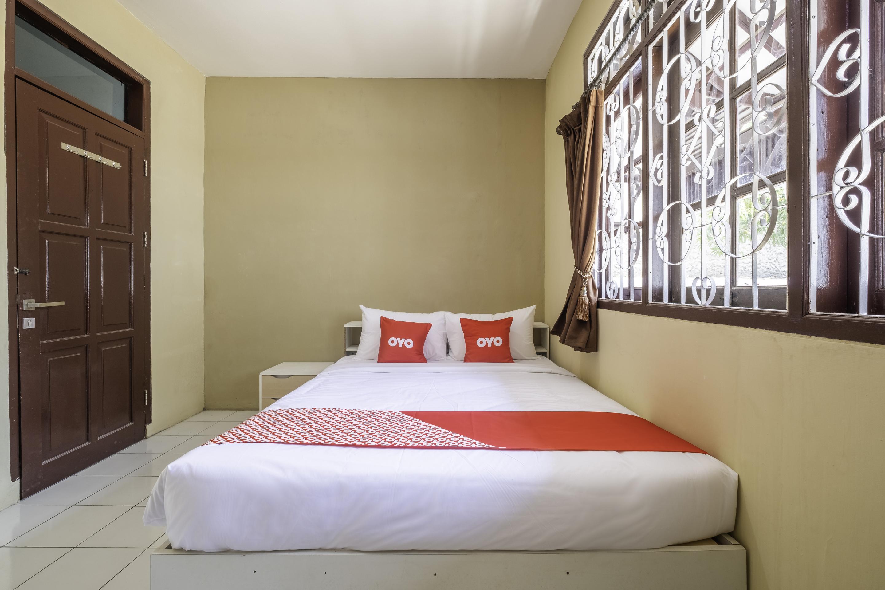 Super Oyo 1568 Stasiun Ka Cirebon Guest House Ngoại thất bức ảnh