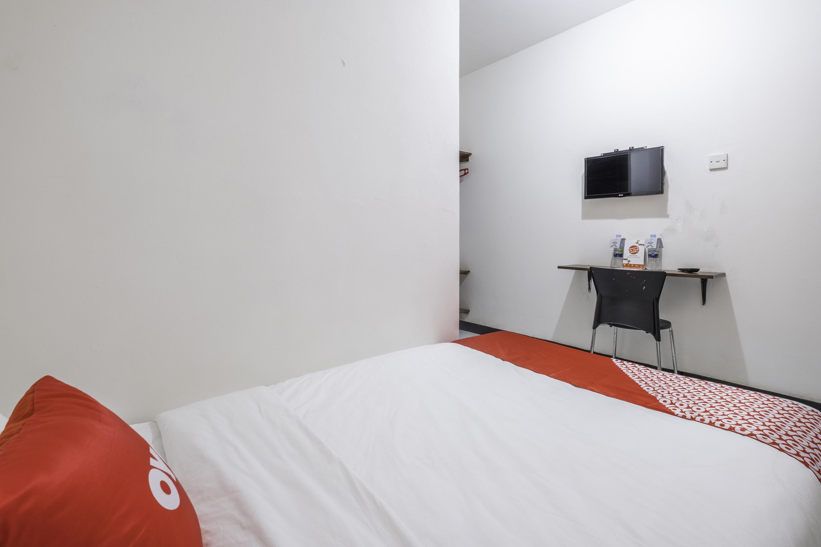 Super Oyo 1568 Stasiun Ka Cirebon Guest House Ngoại thất bức ảnh