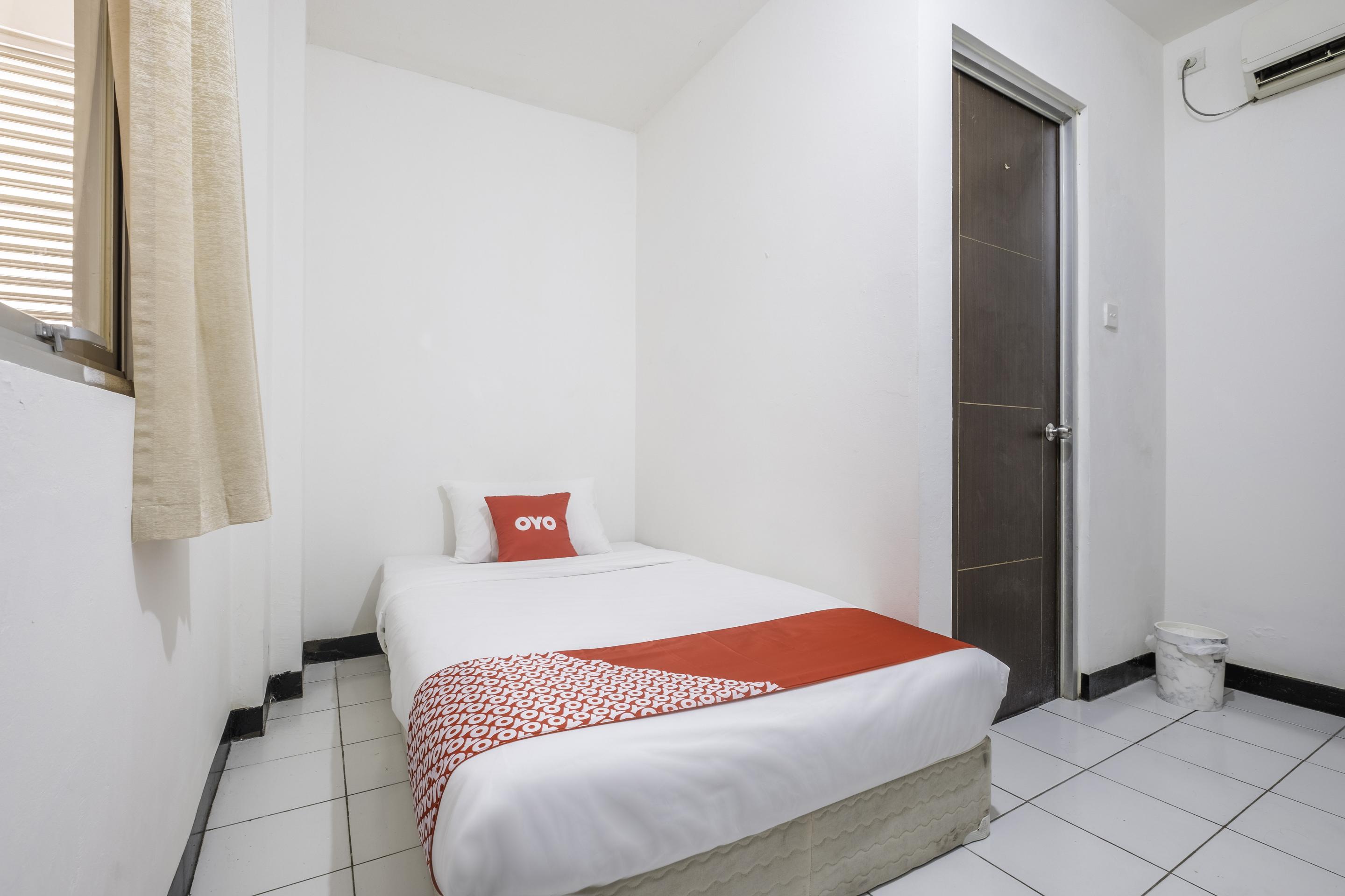 Super Oyo 1568 Stasiun Ka Cirebon Guest House Ngoại thất bức ảnh