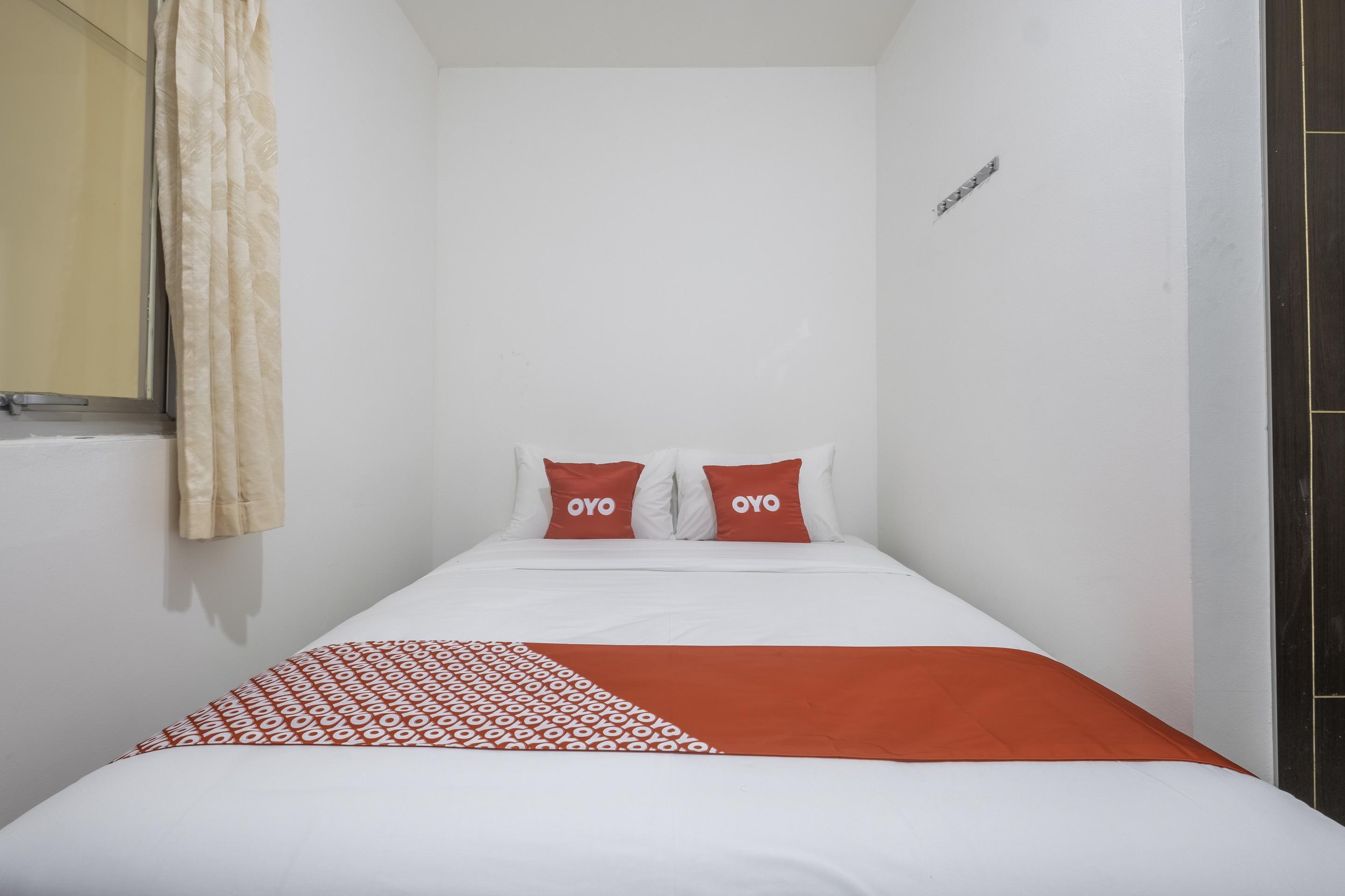 Super Oyo 1568 Stasiun Ka Cirebon Guest House Ngoại thất bức ảnh