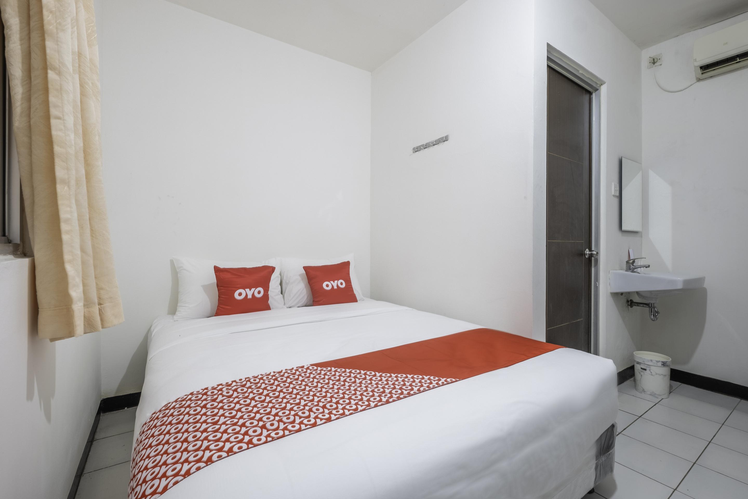 Super Oyo 1568 Stasiun Ka Cirebon Guest House Ngoại thất bức ảnh